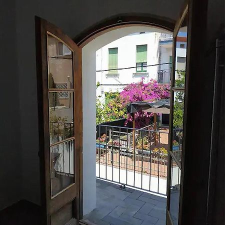 Apartamento De Diseno Cerca De Tren, Playa Y Bcn Masnou Buitenkant foto